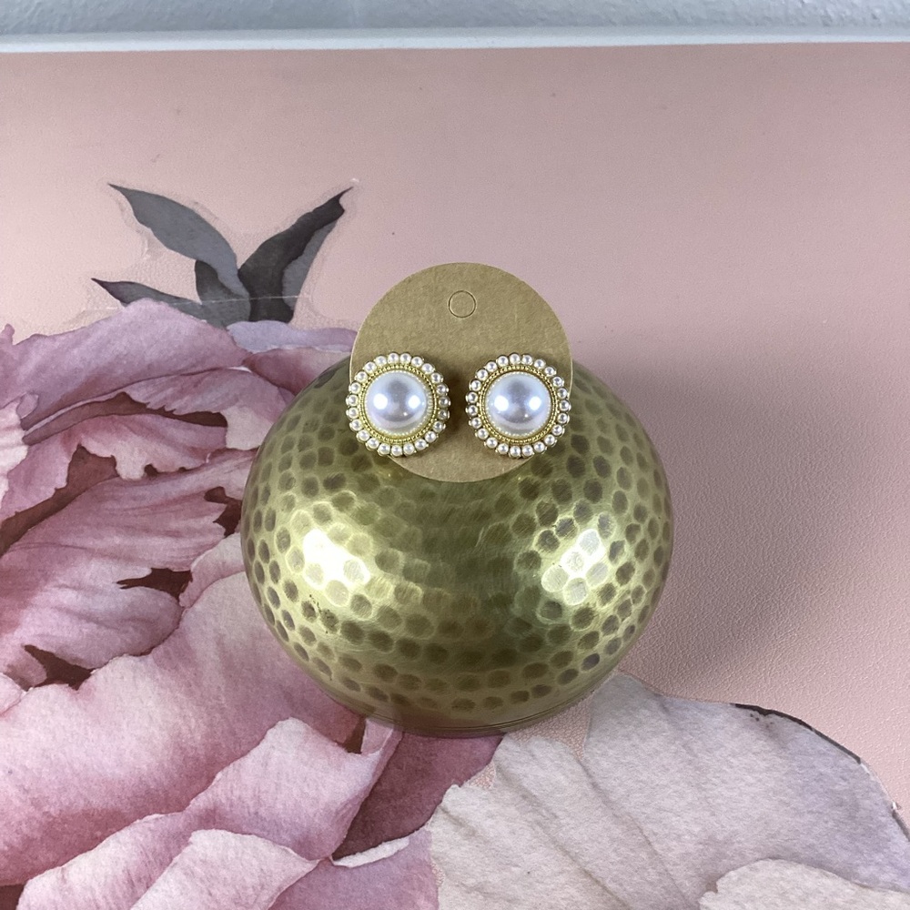 Elegant Pearl Stud Earrings